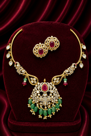 The Royal Timeless Kundan Halo Jewelry Set