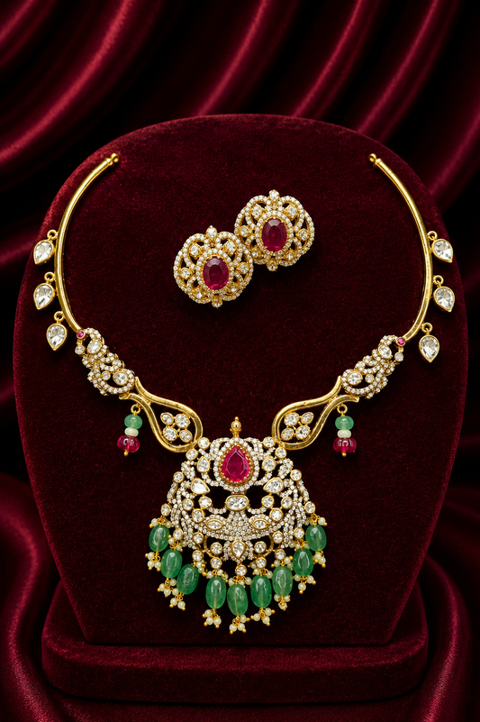 The Royal Timeless Kundan Halo Jewelry Set