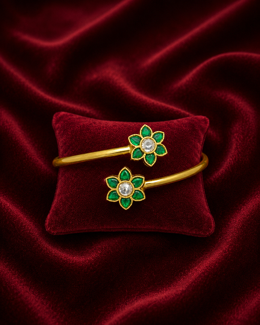 The Classic Bridal Diamond Bold Kundan Bangle